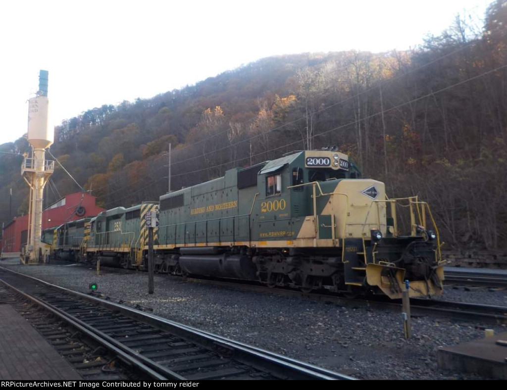 Reading and northern locos chilling at Port Clinton 